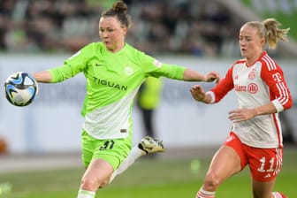 Marina Hegering und Lea Schüller: Die Wolfsburgerin hat sich am Samstag verletzt.