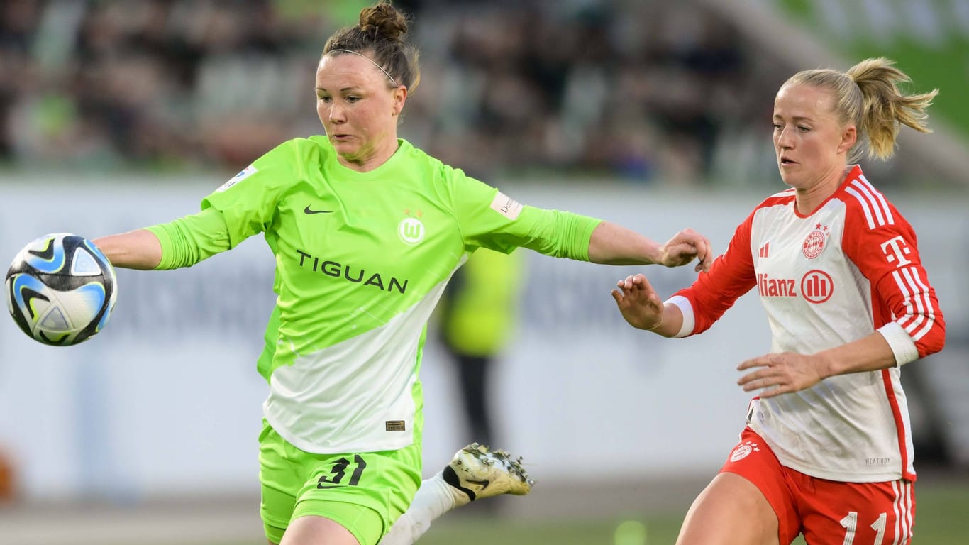 Marina Hegering und Lea Schüller: Die Wolfsburgerin hat sich am Samstag verletzt.