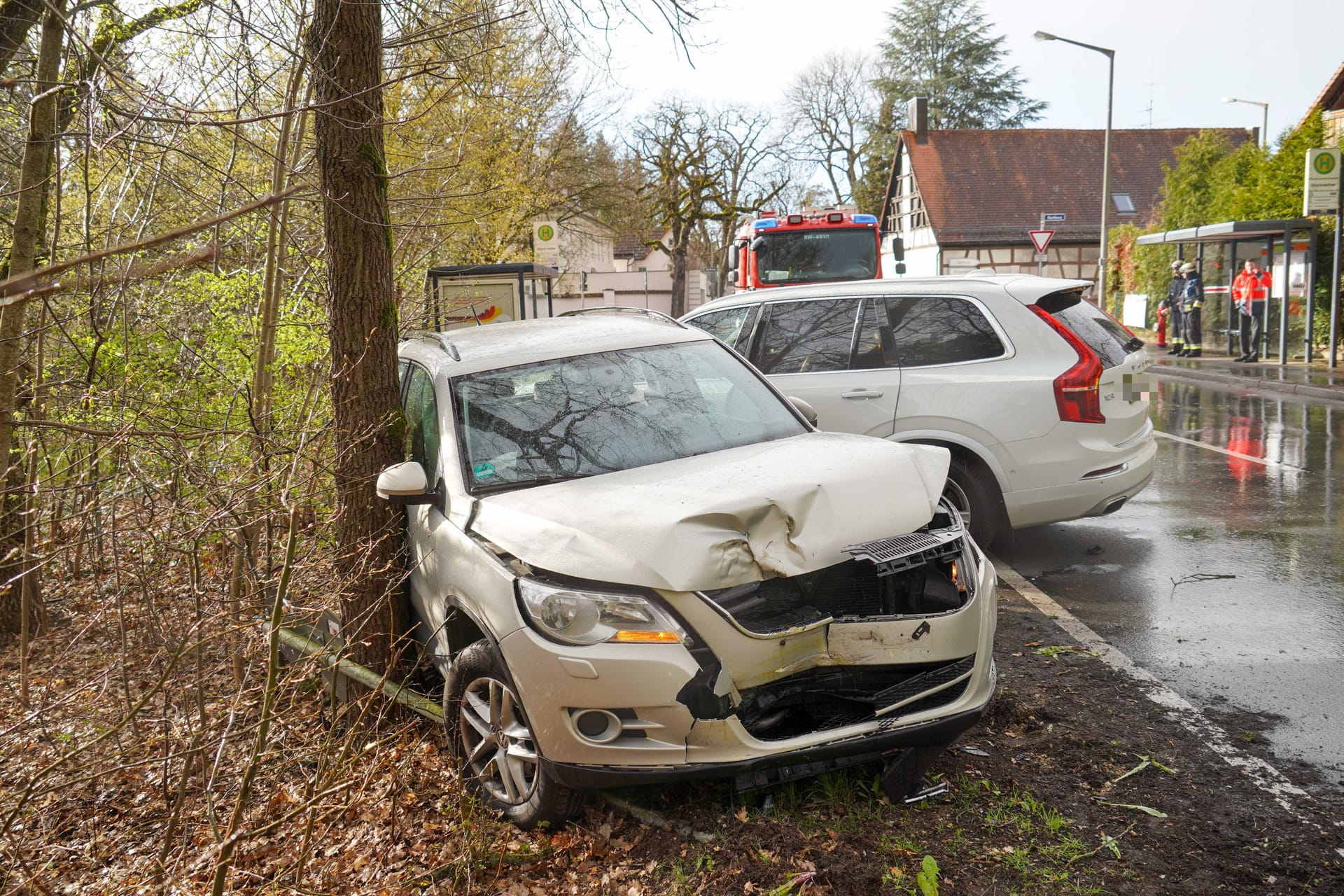 Die kollidierten Autos in Nürnberg: Die Mordkommission hat die Ermittlungen gegen den Volvo-Fahrer aufgenommen.