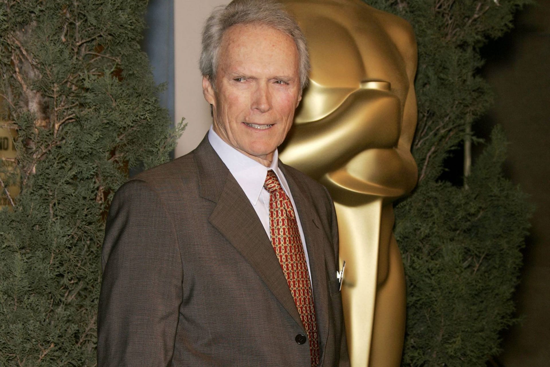 Clint Eastwood: Mit 93 Jahren ist er immer noch im Geschäft. Fast kein Wunder, dass er auch der älteste Regisseur ist, der je den Oscar gewann. Bei seinem Academy Award für "Million Dollar Baby" war er 2005 74 Jahre alt.