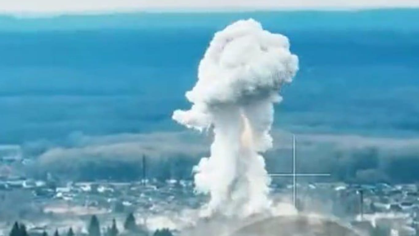 Videoaufnahmen sollen die Explosion einer Aerosolbombe in der Region Sumy zeigen.
