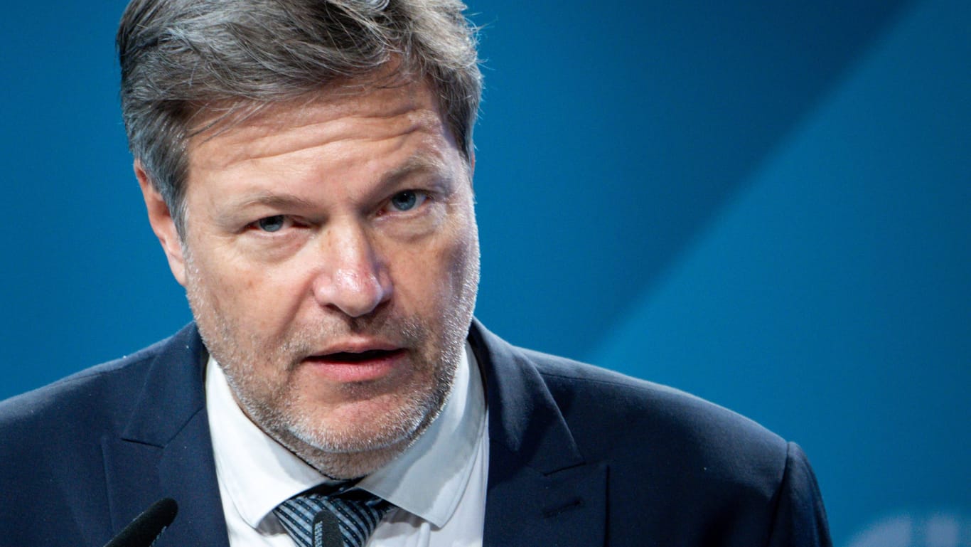 Robert Habeck: Der Bundeswirtschaftsminister ist enttäuscht über die DFB-Entscheidung.