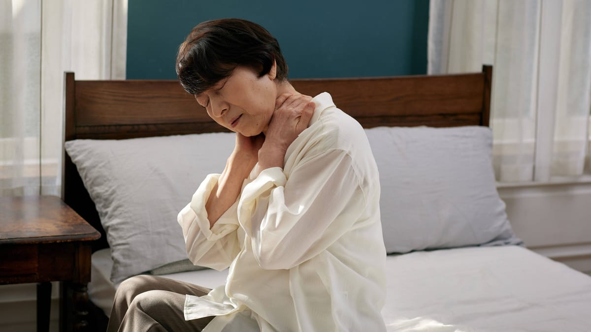 Nackenschmerzen Dehnübungen helfen nicht Orthopäde warnt
