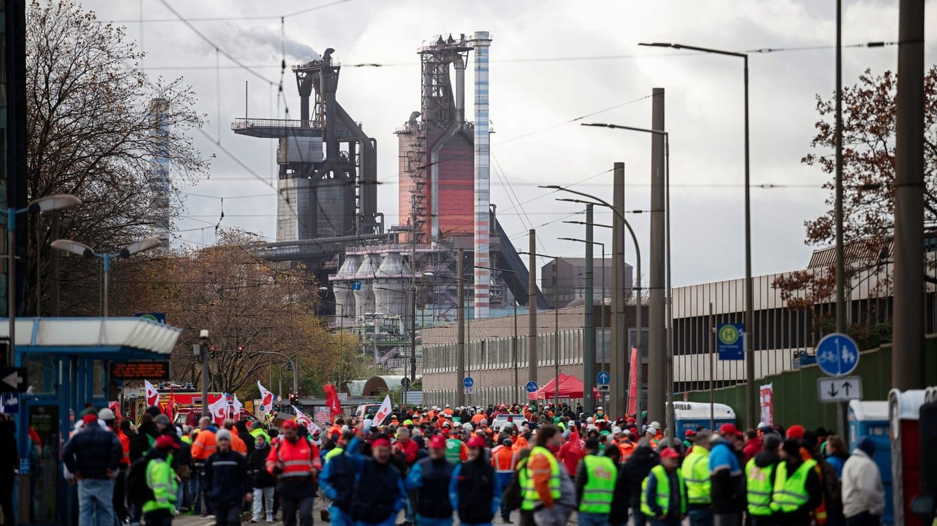 Kundgebung bei Thyssenkrupp Steel