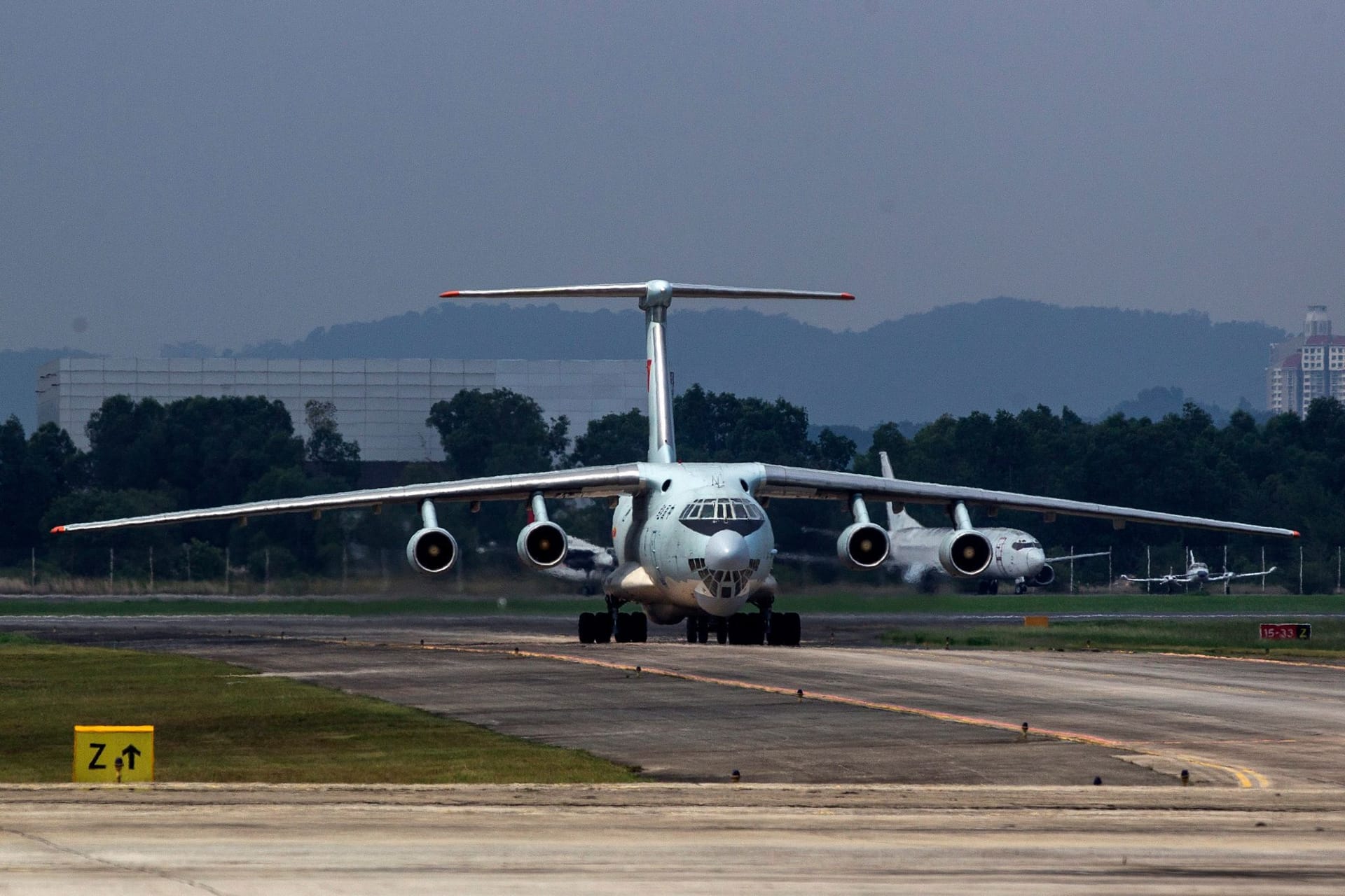 Iljuschin Il-76