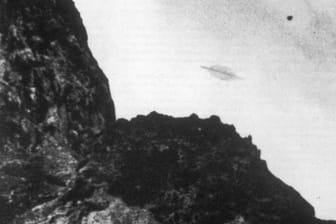 Foto eines vermeintlichen UFOs über der brasilianischen Trindadeinsel aus dem Jahr 1958: Das Pentagon hat einen Bericht über UFOs veröffentlicht.
