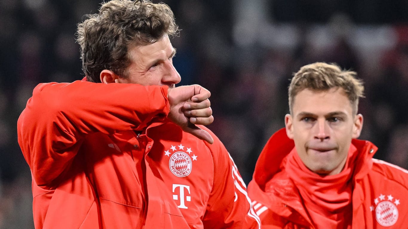 Thomas Müller (l.) neben Joshua Kimmich: Die Leistung der Bayern am Freitag war nicht gerade ein Mutmacher für die Champions League.