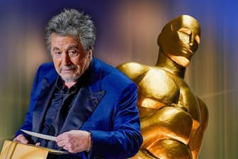 Al Pacino: Er sollte den "Besten Film" ansagen und ließ die Oscars dabei seltsam entrückt erscheinen.