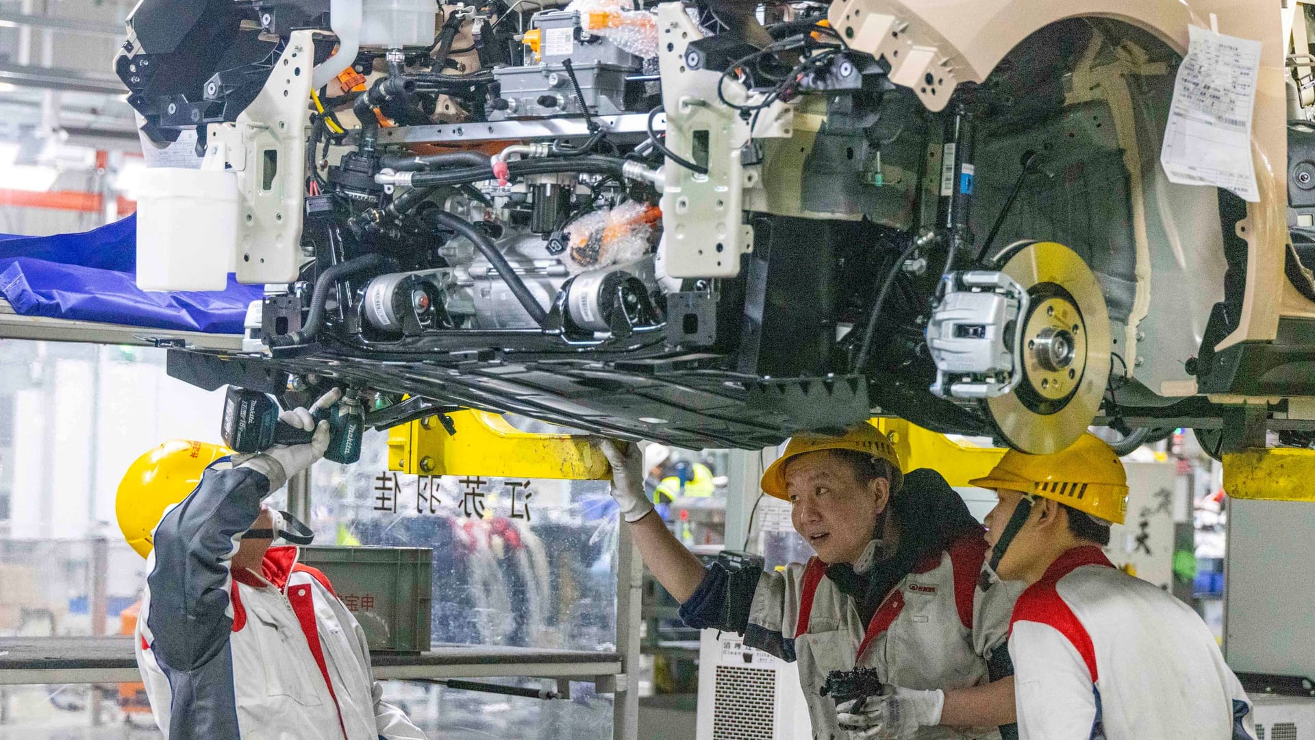 Blick in die Arbeit in einem chinesischen Great Wall Motor-Werk: "Wir nehmen die chinesischen Anbieter ernst", sagt VW-Sprecher Christoph Oemisch t-online.