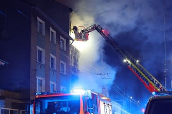 Brennendes Haus in Solingen: Der Menschen starben bei dem Brand am Montagmorgen.