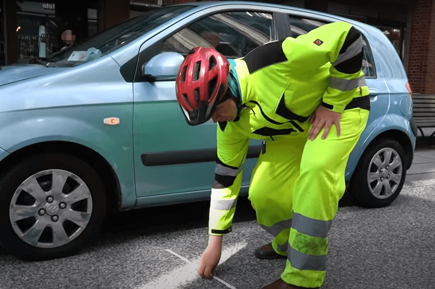 Der "Anzeigenhauptmeister" in Hamburg: In der vergangenen Woche ging es Falschparkern in der Hansestadt an den Kragen.