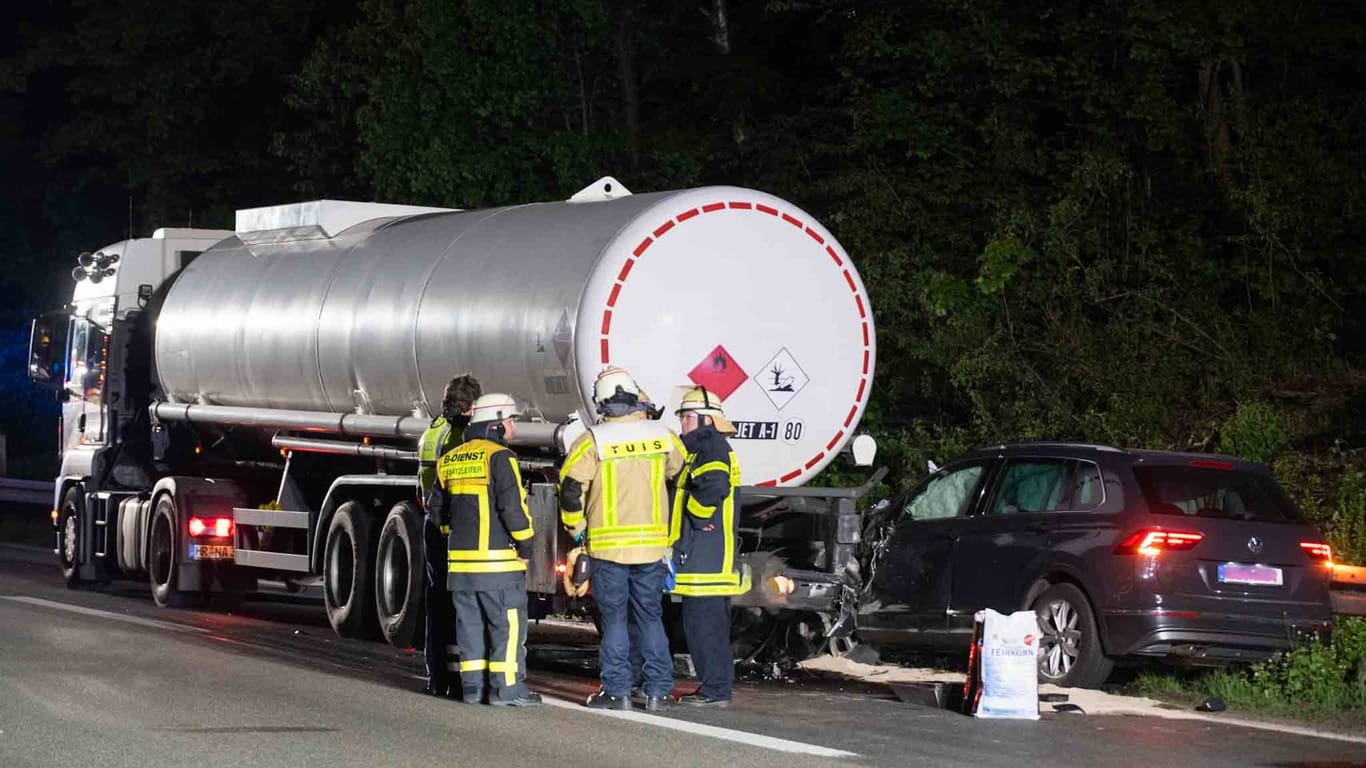 Unfallstelle bei Gladbeck: Die Autobahn musste stundenlang gesperrt werden.