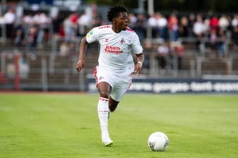 Pierre Nadjombe am Ball (Archivbild): Das Talent wird die Geißböcke verlassen und sich dem 1. FC Magdeburg anschließen.