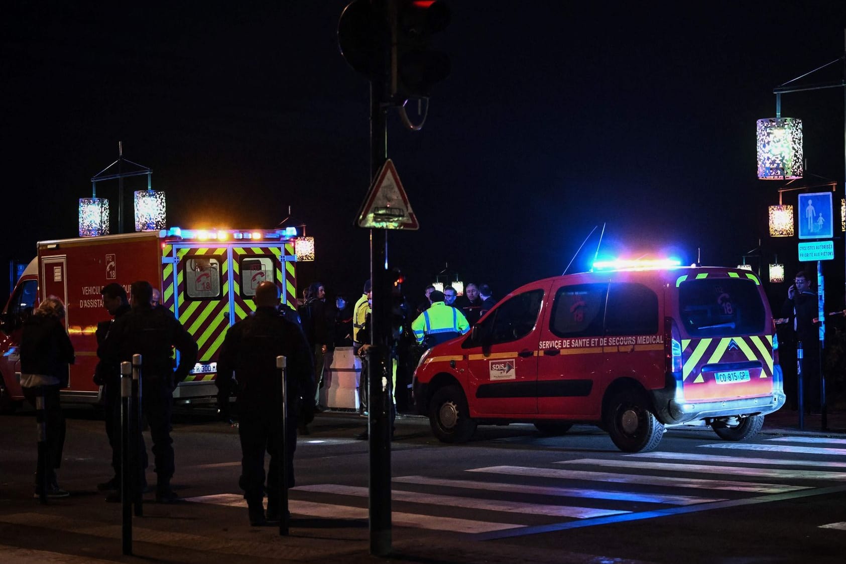 Ein Messerangreifer ist in der südwestfranzösischen Großstadt Bordeaux nach einer tödlichen Attacke von der Polizei erschossen worden.