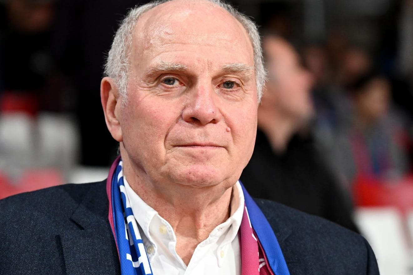 Uli Hoeneß: Er sprang Beckenbauer zur Seite.