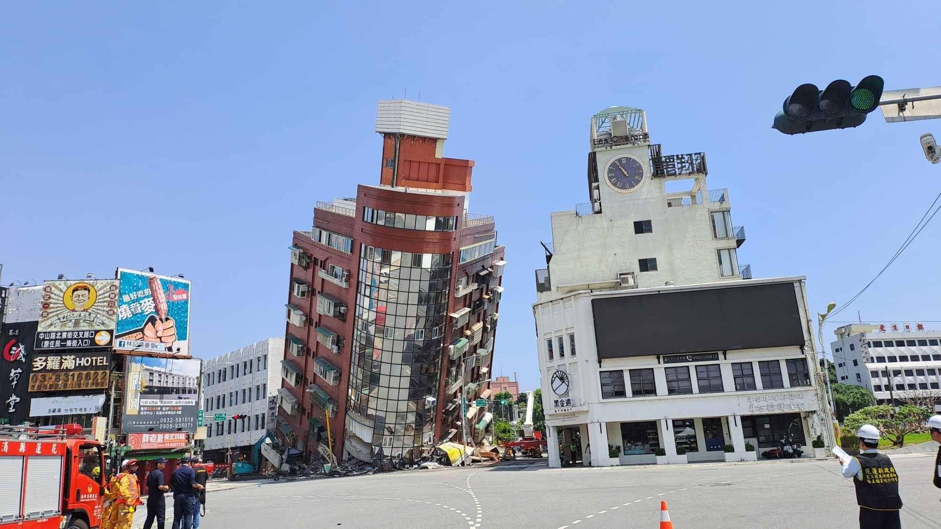 In Hulian (Taiwan) wurden Gebäude durch das Erdbeben schwer beschädigt.