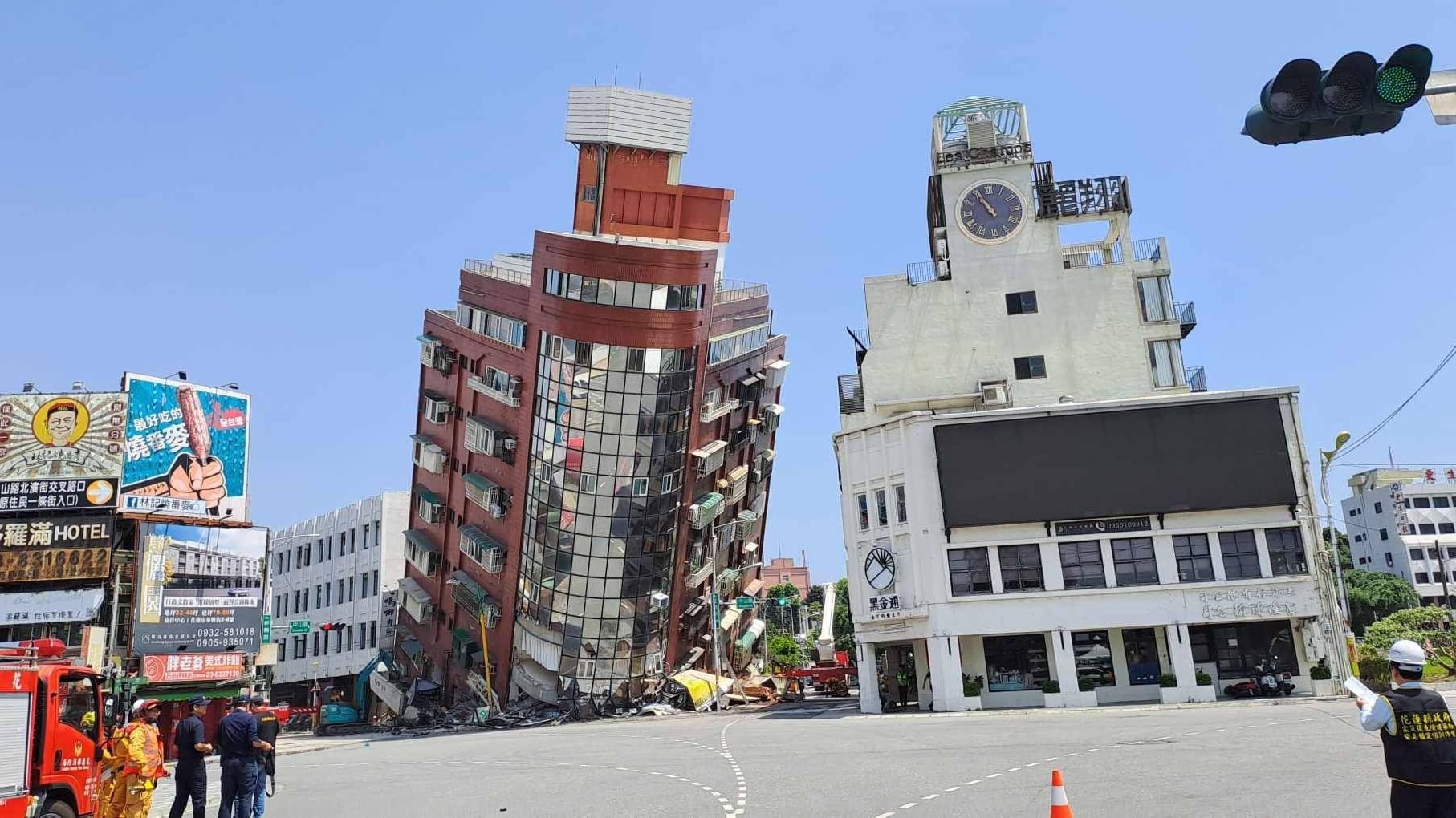 In Hulian (Taiwan) wurden Gebäude durch das Erdbeben schwer beschädigt.