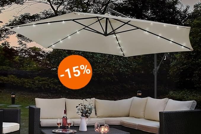 Perfekt für die Sommer-Saison: Bie Amazon gibt es heute einen edlen Sonnenschirm im Angebot.