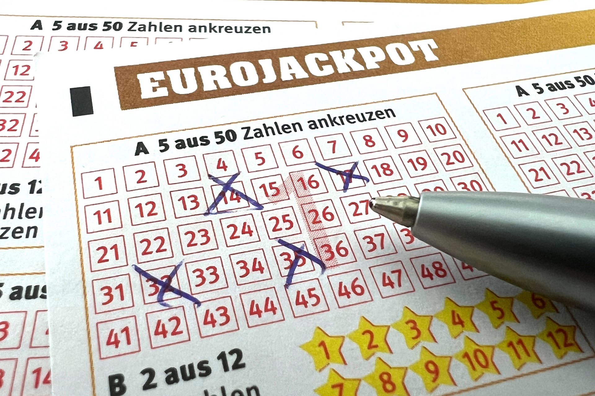 Spielschein des Eurojackpots (Archivfoto): In Hamburg-Eimsbüttel hat ein Unbekannter eine große Summe gewonnen.