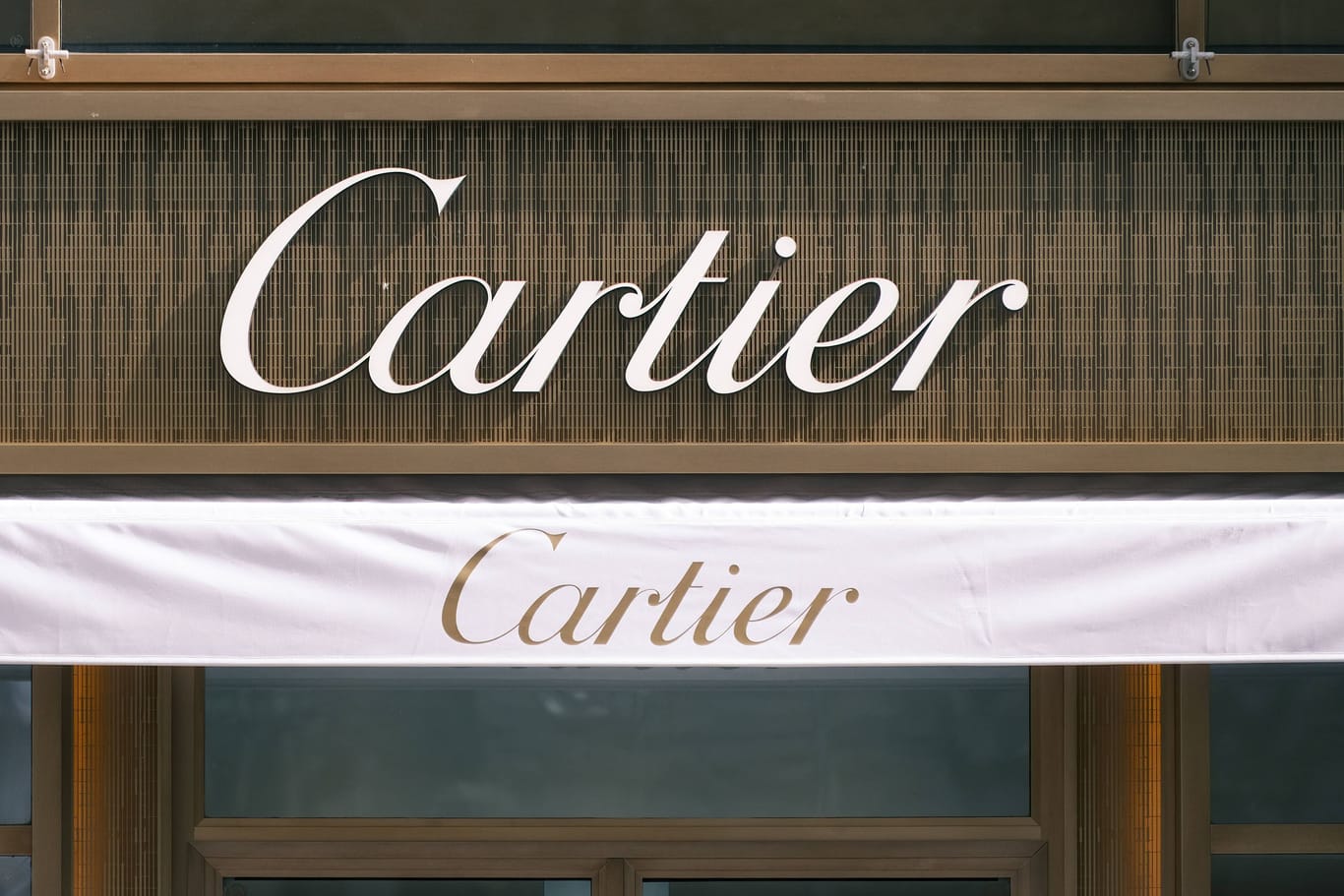 Schmuckunternehmen Cartier (Archivbild): Die Luxusmarke preiste Ohrringe falsch aus - und muss liefern.