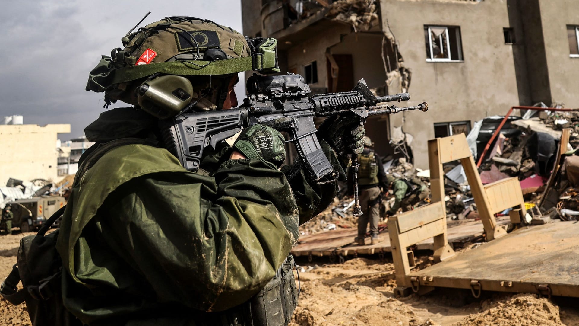 Soldat der israelischen Armee (Symbolbild): Die israelische Armee setzt auch deutsche Rüstungsgüter ein.