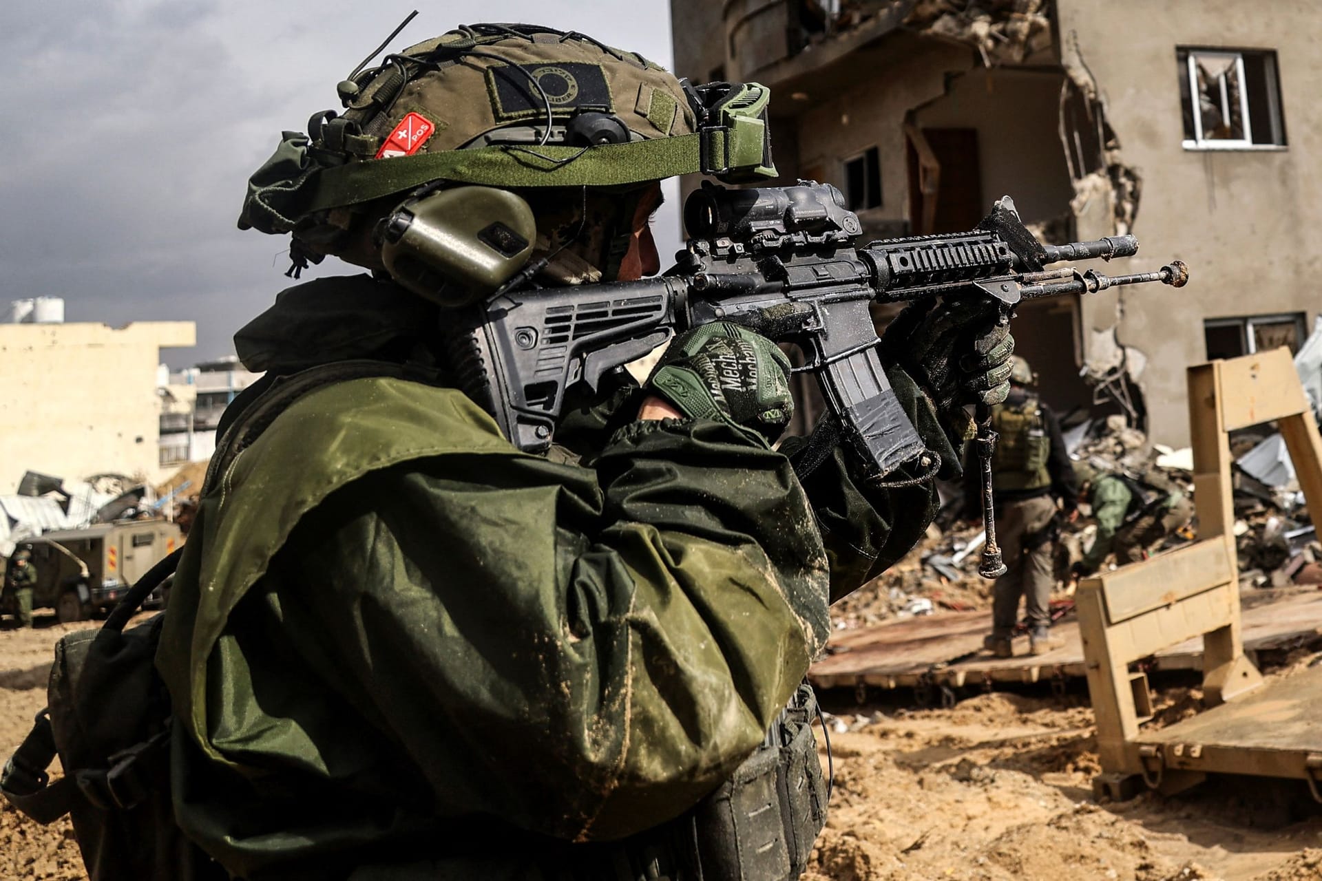 Soldat der israelischen Armee (Symbolbild): Die israelische Armee setzt auch deutsche Rüstungsgüter ein.