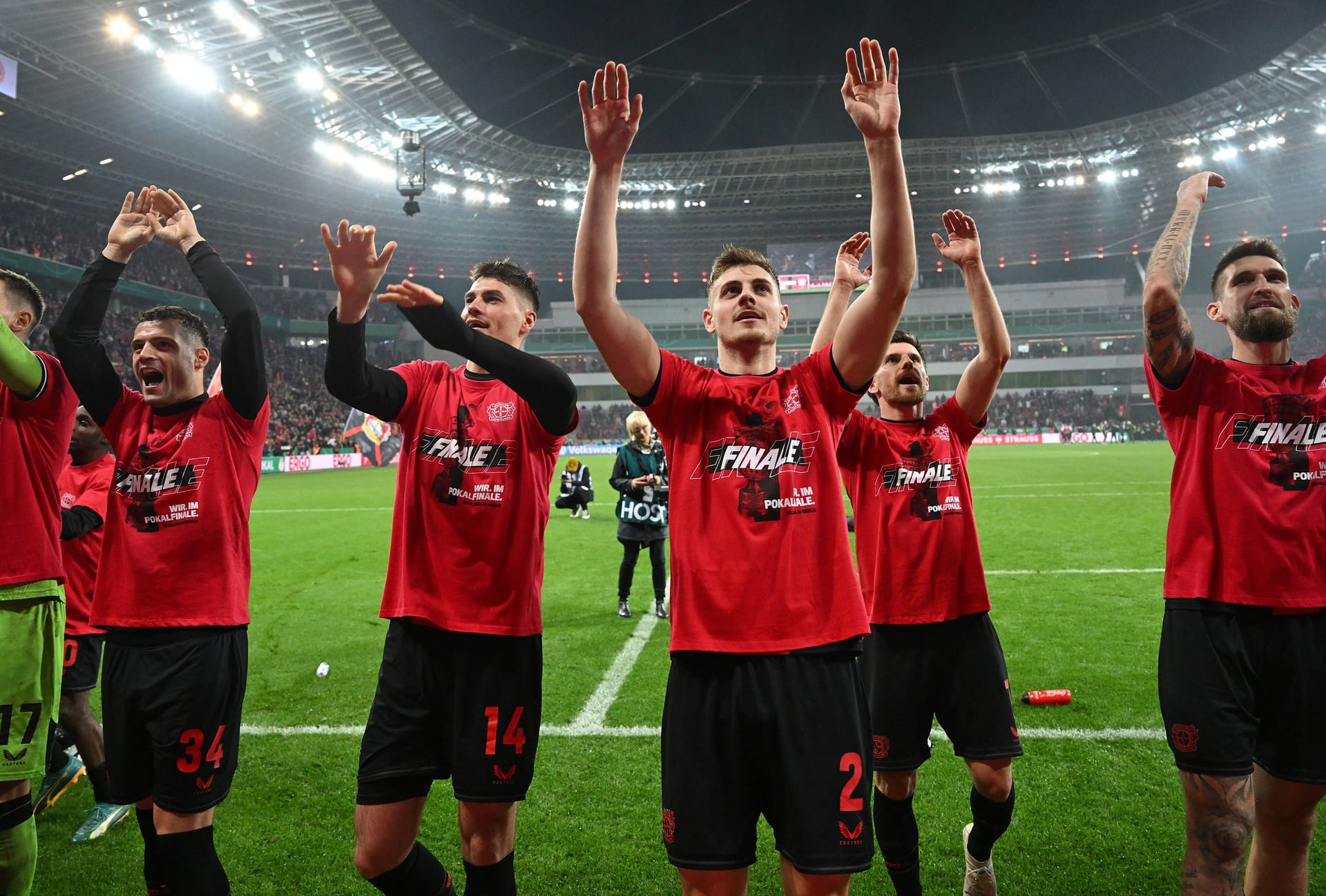 Leverkusen jubelt: Die "Werkself" ist ins Pokalfinale eingezogen.