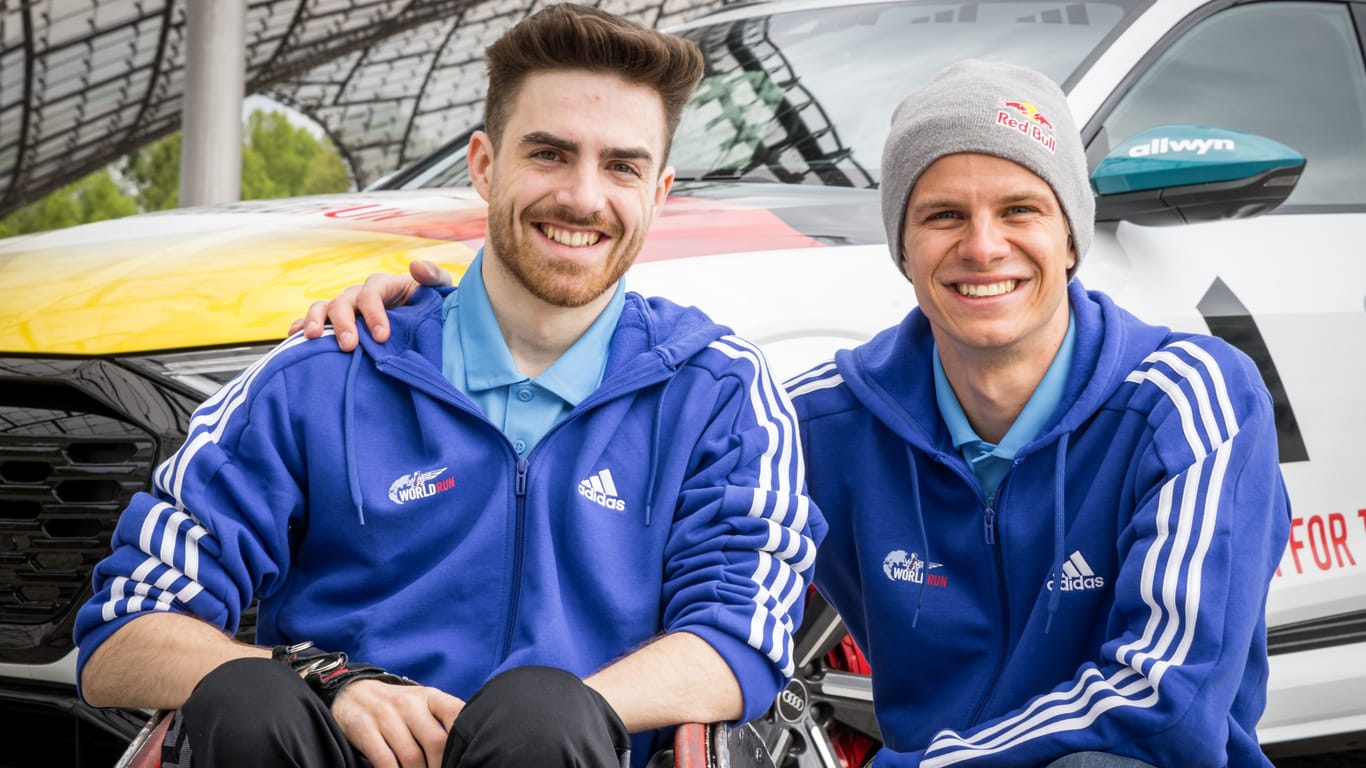 Andreas Wellinger (r.) mit seinem Co-Piloten Moritz Brückner (l.): Am 5. Mai werden beide gemeinsam bei Wings for Life World Run in München im "Catcher Car" sitzen.