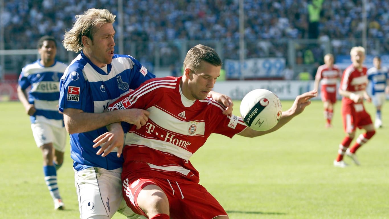 Bessere Zeiten in Duisburg: 2008 spielte der Klub noch in der Bundesliga gegen den FC Bayern mit Lukas Podolski.