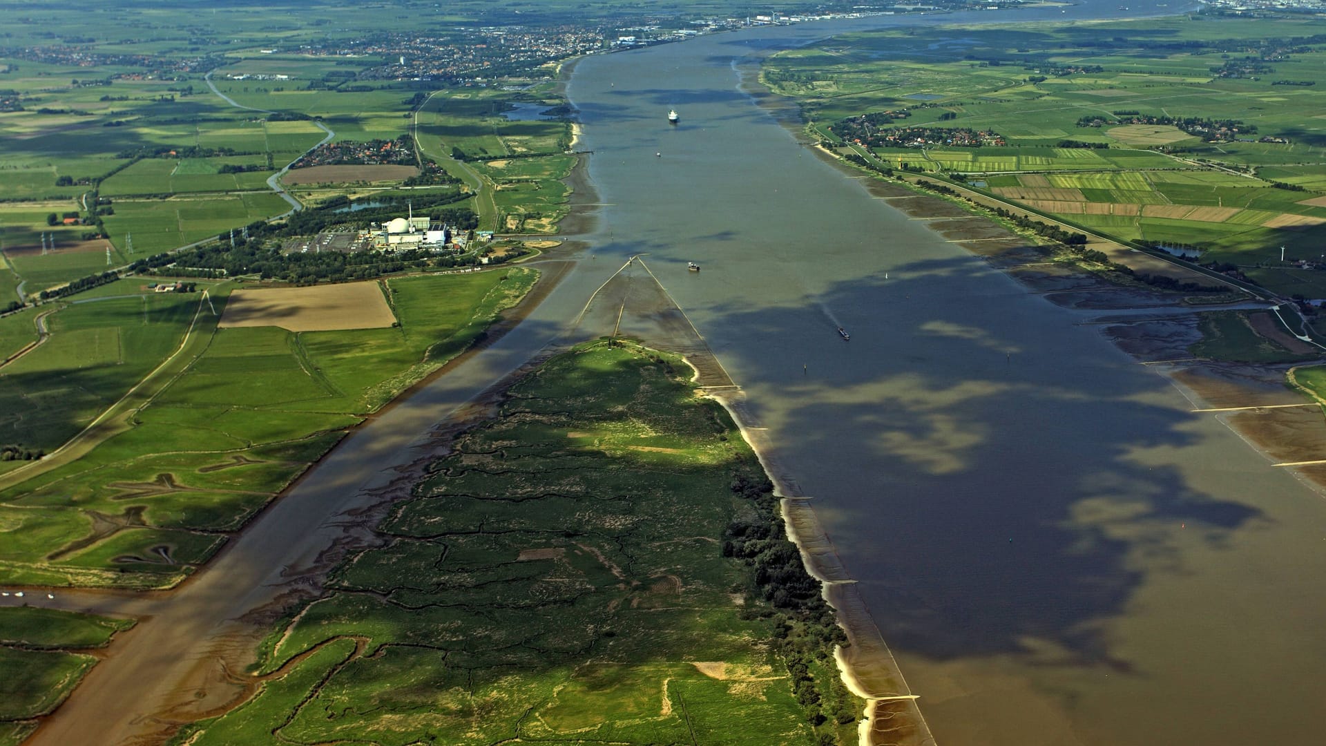 Die Strohauser Plate aus der Luft (Archivfoto): Das Eiland ist vor allem bei zahlreichen Vögeln ein beliebter Rückzugsort.