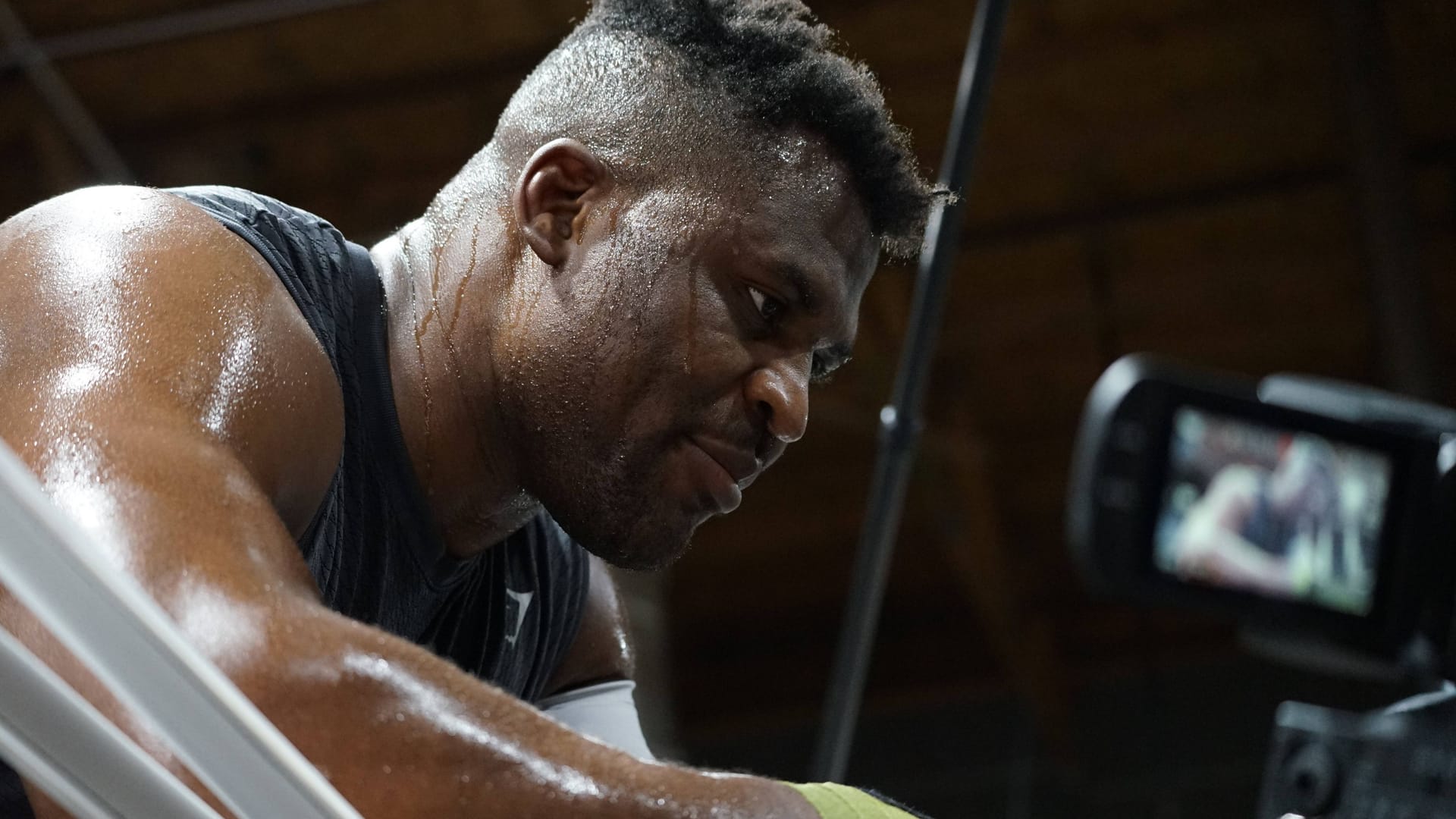 Francis Ngannou: Der Kampfsport-Star hat bereits ein hartes Leben hinter sich.