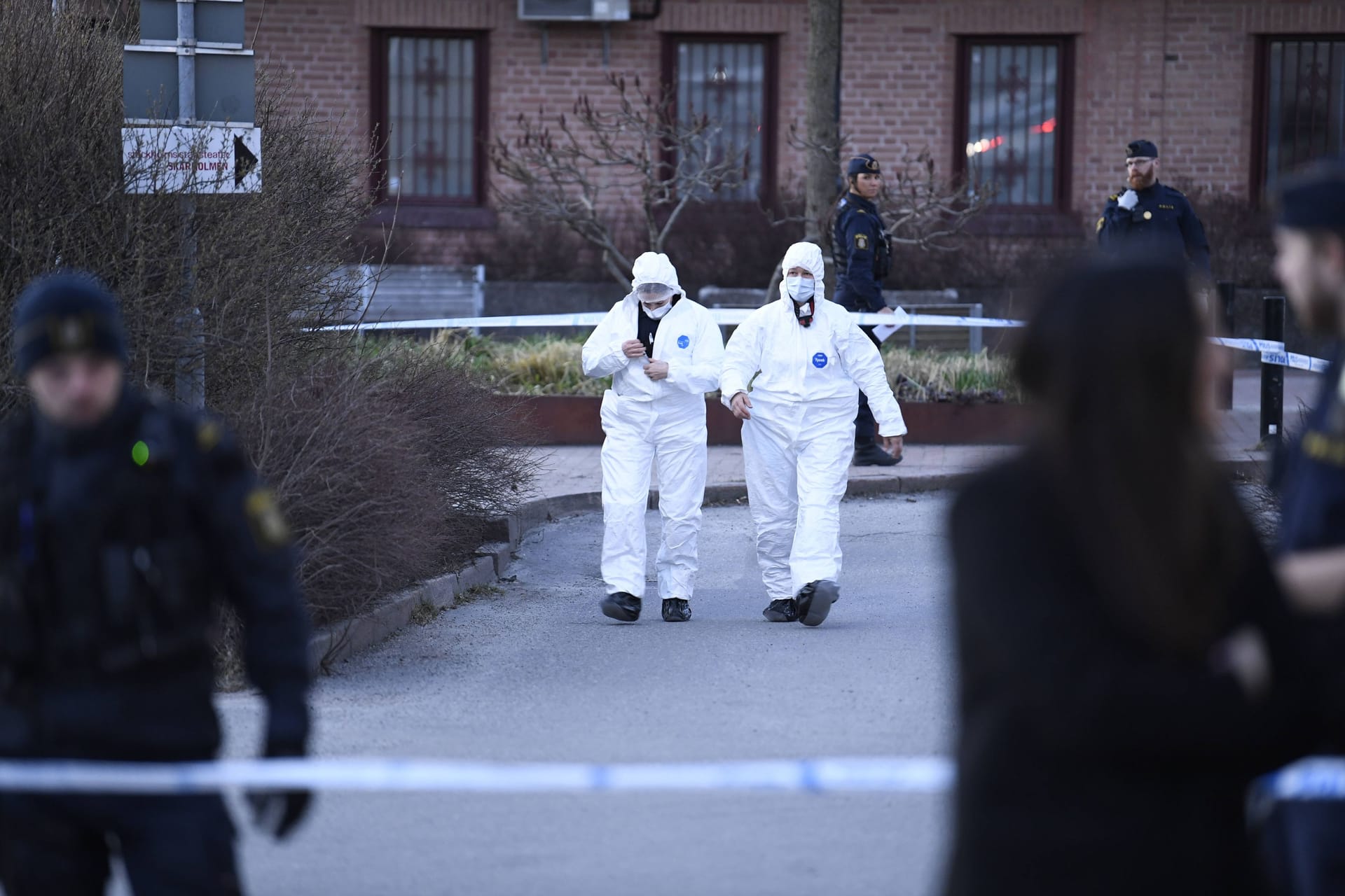 Ermittler auf Spurensuche: Im Stockholmer Vorort Skärholmen ereignete sich die Tat.