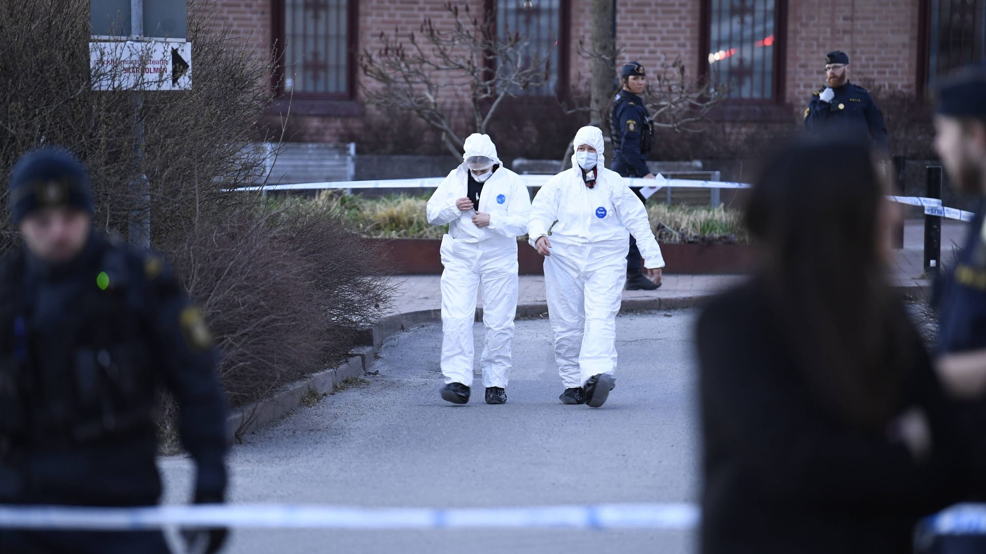 Ermittler auf Spurensuche: Im Stockholmer Vorort Skärholmen ereignete sich die Tat.