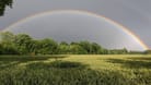 Doppelter Regenbogen in Niedersachsen (Archivfoto): Die Menschen im Norden müssen noch einige Tage mit Schmuddelwetter auskommen – doch es gibt Hoffnung.