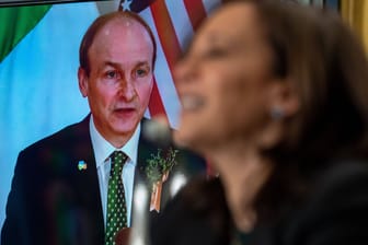 Micheál Martin, damals noch irischer Premier, bei einem virtuellen Meeting mit US-Vizepräsidentin Kamala Harris im Jahr 2021.