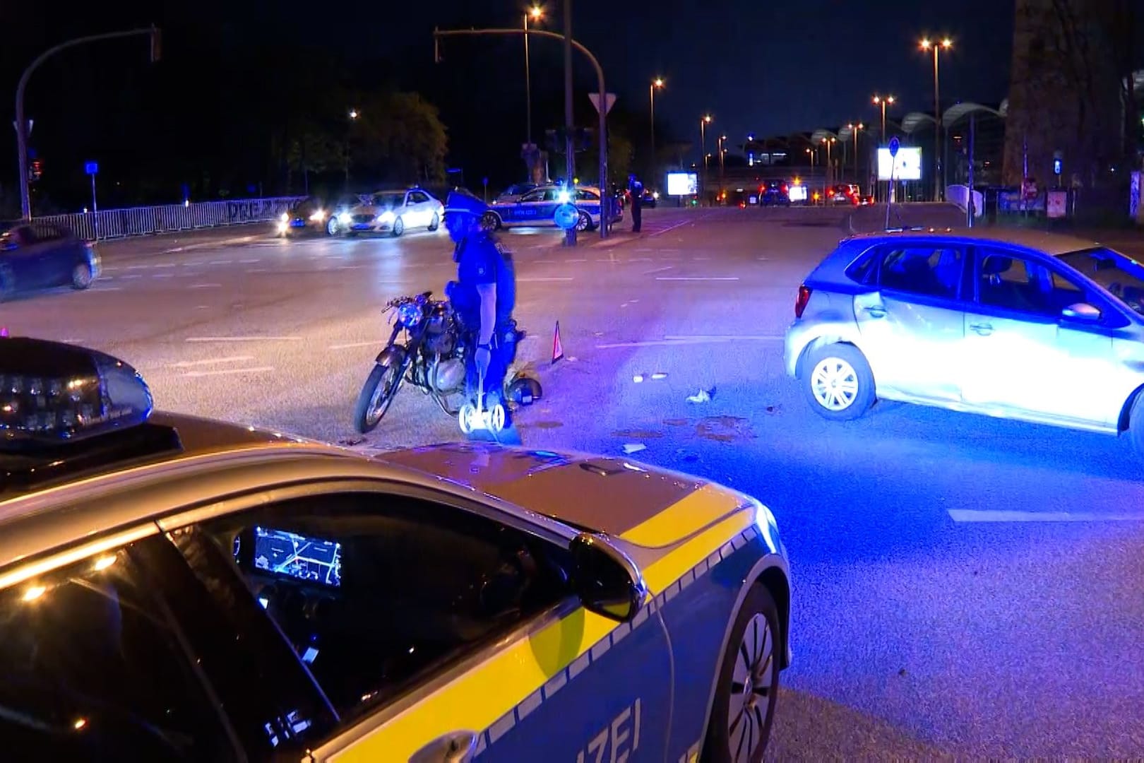 Unfallstelle am Fernsehturm: Der Biker wurde in eine Klinik gebracht.