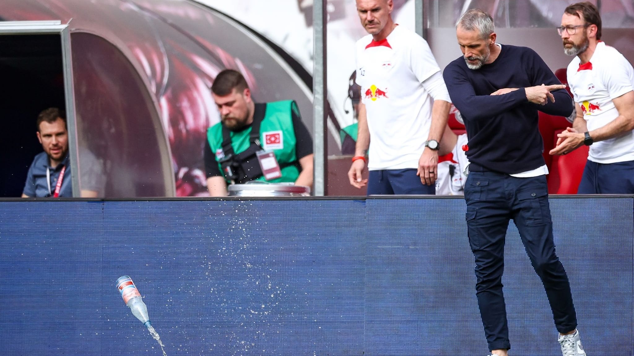 Rose-Sperre nach Xavis Gelb trübt RB-Sieg gegen Wolfsburg