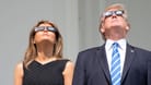 Zurück ins Weiße Haus: Donald und Melania Trump bei der Sonnenfinsternis 2017.