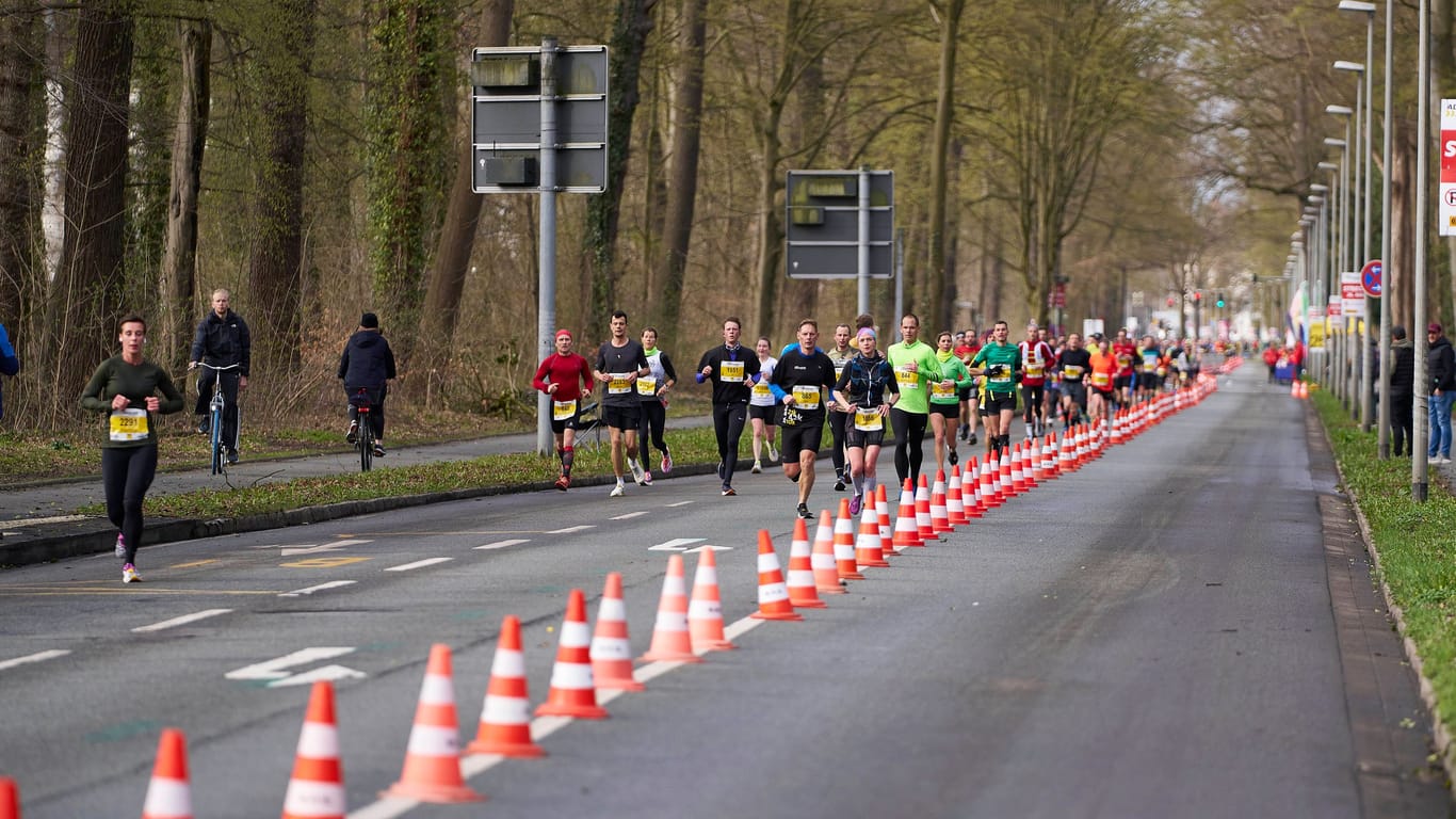 Marathon in Hannover (Archivbild): Am Sonntagmorgen kann es in Hannover Schauer geben.