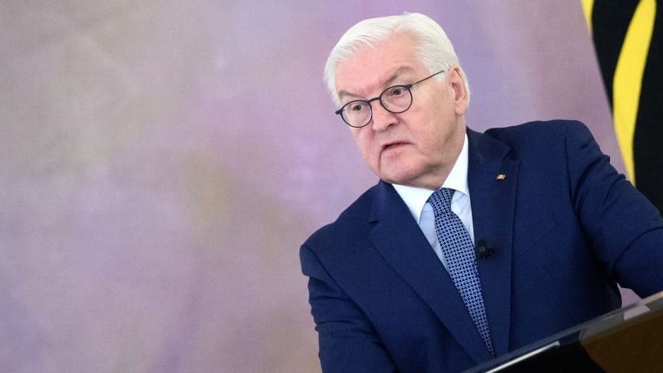 Bundespräsident Frank-Walter Steinmeier spricht zu Beginn einer Diskussionsveranstaltung (Archivbild): Ein Gespräch zum Thema Nahost hat er jetzt abgesagt.