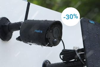 Umweltfreundlich und ohne Stromkosten: Bei Amazon gibt es die Solar-Überwachungskamera von Reolink zum Tiefpreis.