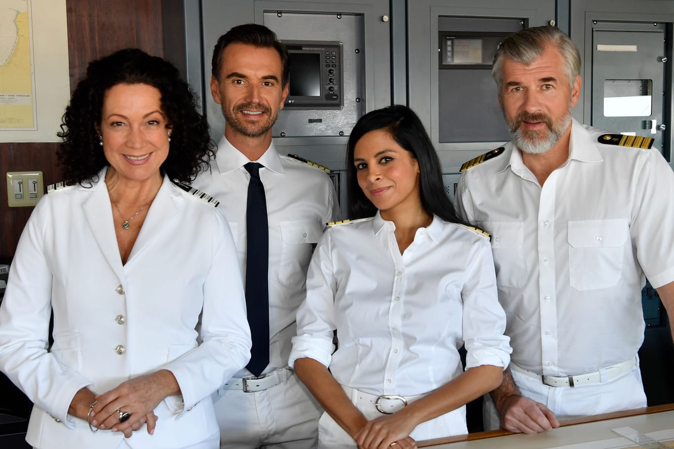 Die "Traumschiff"-Crew: Barbara Wussow, Collien Ulmen-Fernandes, Daniel Morgenroth und Florian Silbereisen.