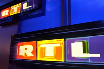 RTL-Logo: In einem Format des Senders soll es zu einem Übergriff gekommen sein.