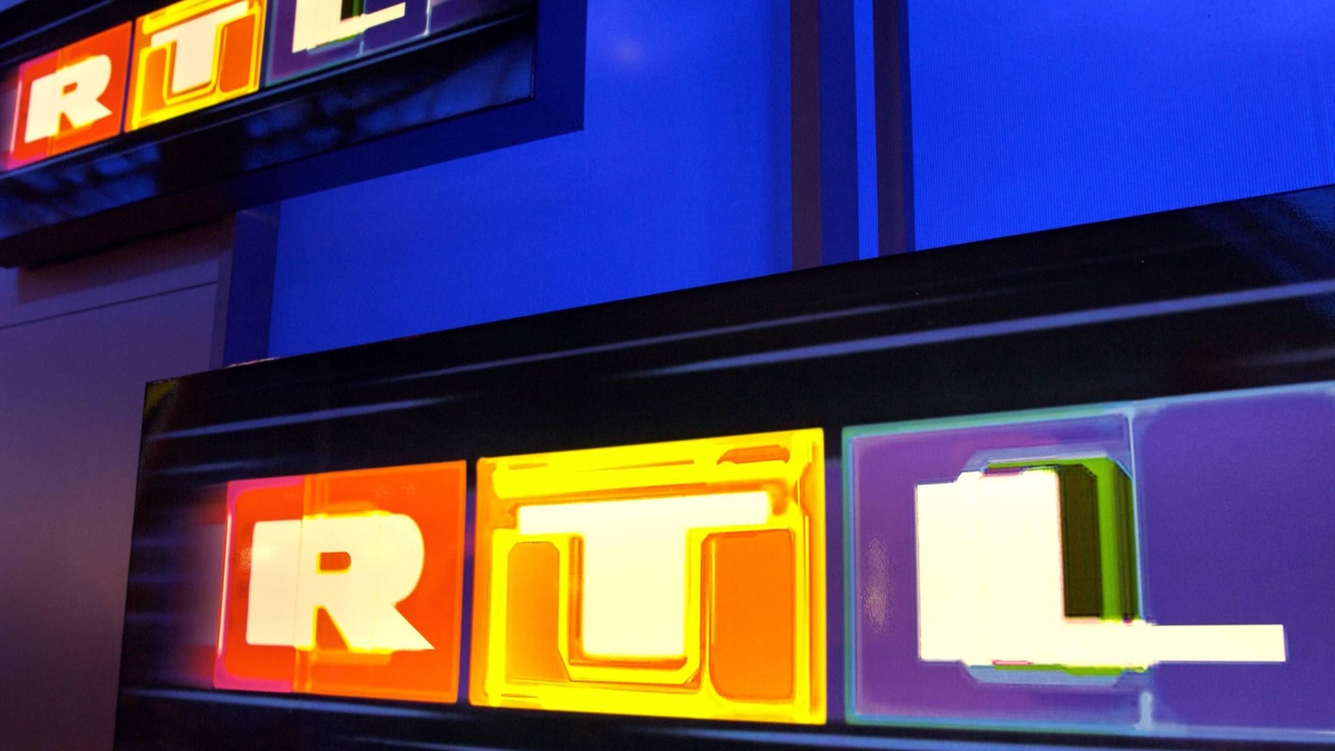 RTL-Logo: In einem Format des Senders soll es zu einem Übergriff gekommen sein.