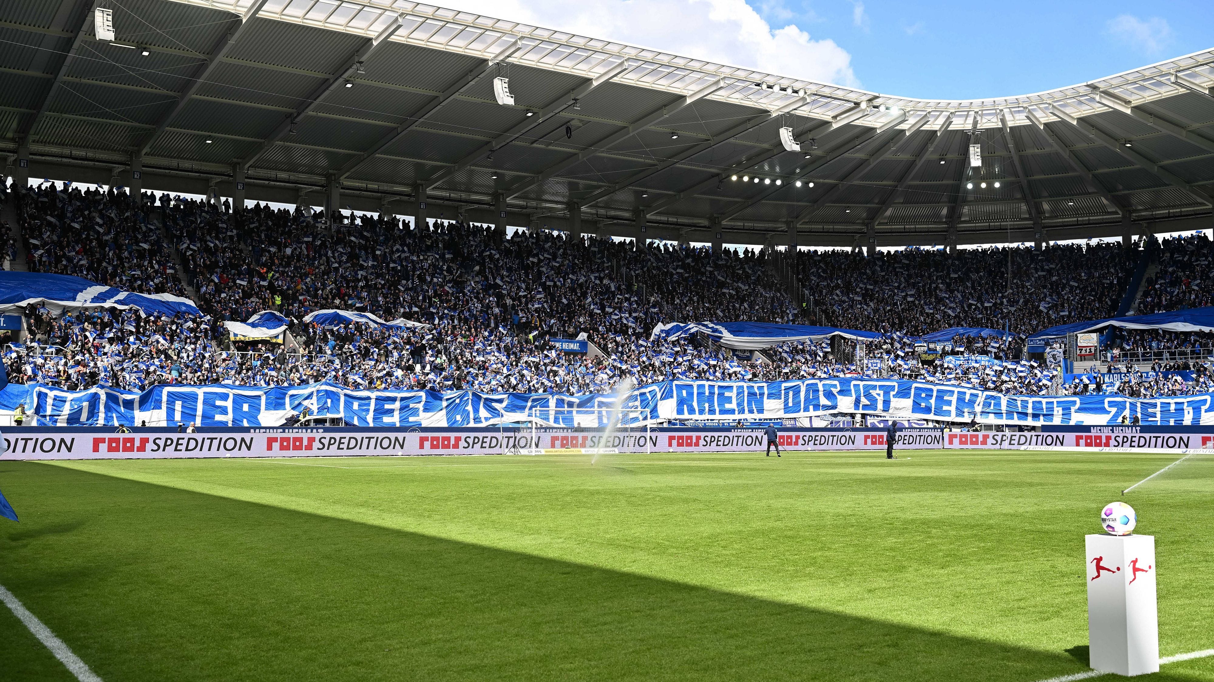2. Bundesliga | Fan stürzt von Brüstung – Notarzteinsätze bei Hertha-Spiel 