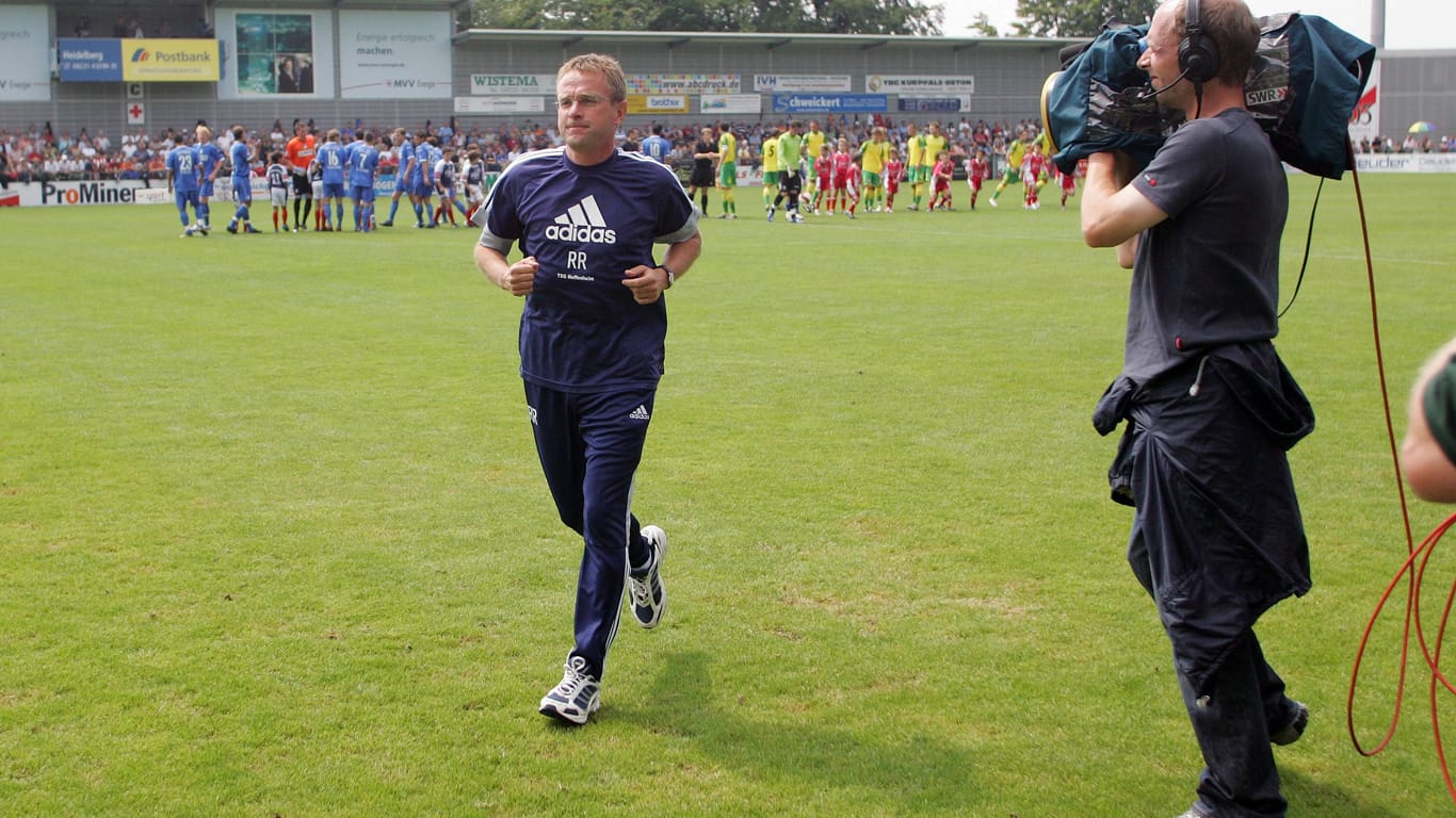 Provinz statt große Fußballwelt: Als Ralf Rangnick 2006 in Hoffenheim übernahm, deutete noch nichts darauf hin, dass der Klub gut zwei Jahre später Herbstmeister der Bundesliga werden würde.