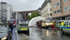 Ein Großaufgebot der Polizei ist in Wuppertal im Einsatz.