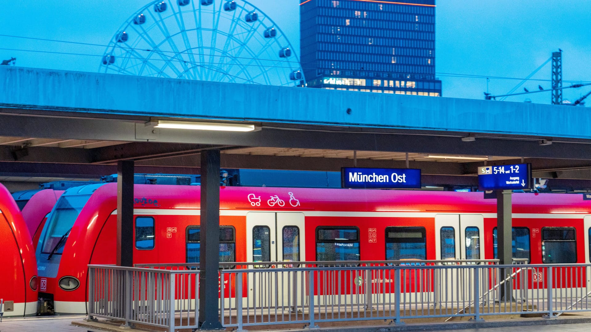 Eine S-Bahn steht am Ostbahnhof (Archivbild): Während der Bauarbeiten wird ein Busersatzverkehr eingerichtet.