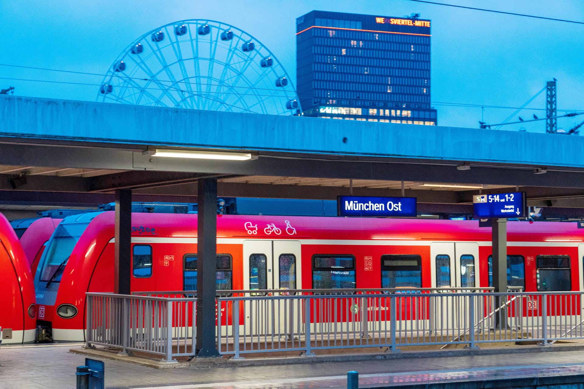 Eine S-Bahn steht am Ostbahnhof (Archivbild): Während der Bauarbeiten wird ein Busersatzverkehr eingerichtet.