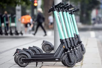 E-Scooter (Archivbild): Eine Stadt verbietet die Fahrzeuge von Bolt und Tier.